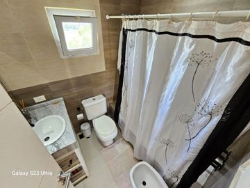 VENTA CASA 5 AMB ESPEJO DE AGUA BARRIO SAN BENITO