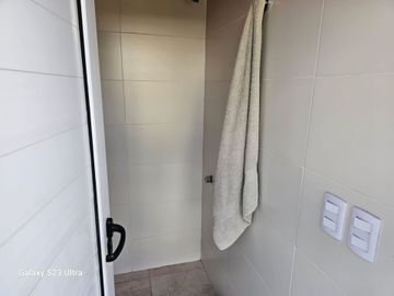 VENTA CASA 5 AMB ESPEJO DE AGUA BARRIO SAN BENITO