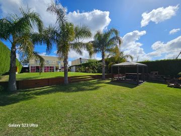 VENTA CASA 5 AMB ESPEJO DE AGUA BARRIO SAN BENITO