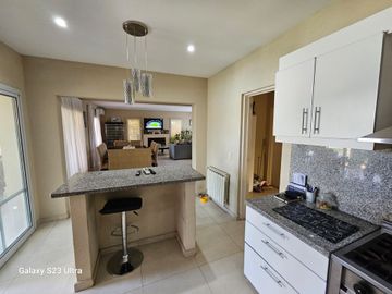 VENTA CASA 5 AMB ESPEJO DE AGUA BARRIO SAN BENITO