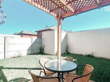 Casa en Venta en Villa Tres Vientos, Los Ángeles
