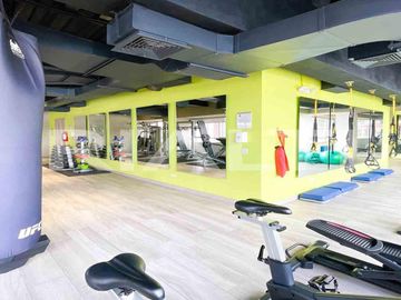 Lujosa suite en la Carolina en venta (piso alto.)