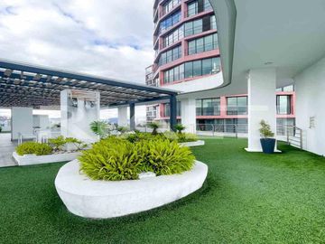 Lujosa suite en la Carolina en venta (piso alto.)