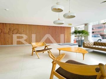 Lujosa suite en la Carolina en venta (piso alto.)