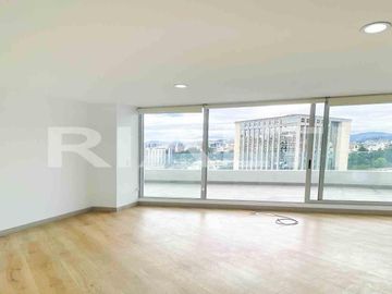 Lujosa suite en la Carolina en venta (piso alto.)