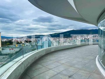 Lujosa suite en la Carolina en venta (piso alto.)