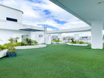 Lujosa suite en la Carolina en venta (piso alto.)