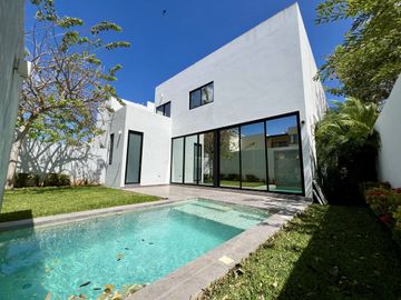 Casa en venta Mérida Yucatán, Privada Parque Natura