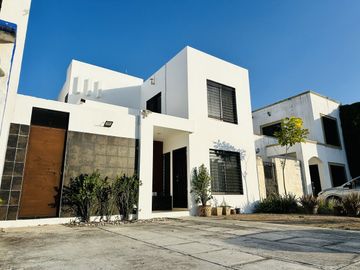 Casa en Venta de TRES recámaras en Gran Santa Fe, Mérida Yucatán