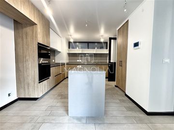 Departamento en Venta en ESPECTACULAR DÚPLEX CON JARDÍN NUEVO