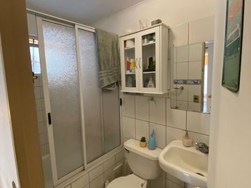SE VENDE CASA EN PARQUE LAS ROSAS, MAIPU 3D, 2B, 2E