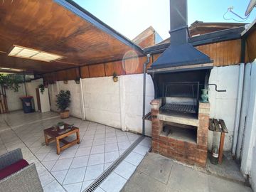 SE VENDE CASA EN PARQUE LAS ROSAS, MAIPU 3D, 2B, 2E