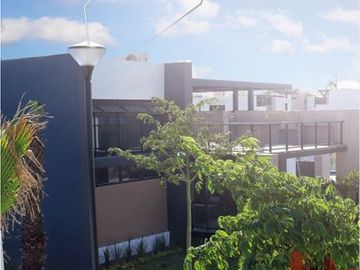 CASA EN VENTA EN PRIVADA ARIA