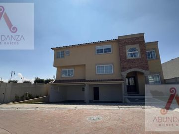 RESIDENCIA RENTA O VENTA METEPEC 4 RECAMARAS