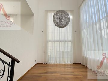 RESIDENCIA RENTA O VENTA METEPEC 4 RECAMARAS