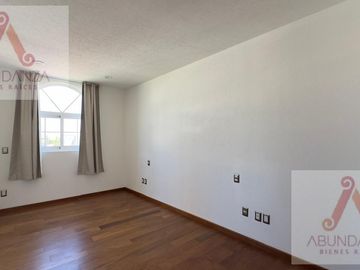 RESIDENCIA RENTA O VENTA METEPEC 4 RECAMARAS