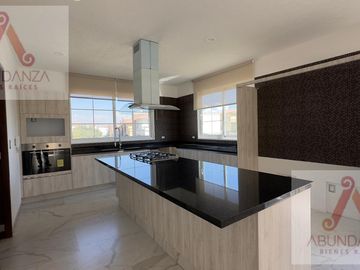 RESIDENCIA RENTA O VENTA METEPEC 4 RECAMARAS