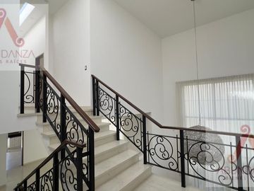 RESIDENCIA RENTA O VENTA METEPEC 4 RECAMARAS