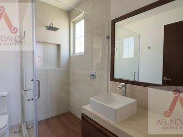 RESIDENCIA RENTA O VENTA METEPEC 4 RECAMARAS