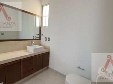 RESIDENCIA RENTA O VENTA METEPEC 4 RECAMARAS