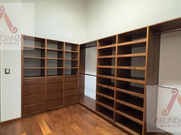 RESIDENCIA RENTA O VENTA METEPEC 4 RECAMARAS