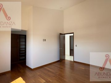 RESIDENCIA RENTA O VENTA METEPEC 4 RECAMARAS