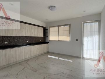 RESIDENCIA RENTA O VENTA METEPEC 4 RECAMARAS