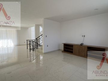 RESIDENCIA RENTA O VENTA METEPEC 4 RECAMARAS