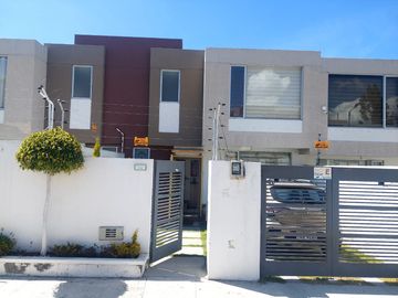 BONITA CASA EN VENTA