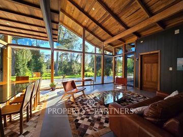 Espectacular casa con vista privilegiada a la laguna en «Reserva de Frutillar»