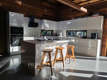 Espectacular casa con vista privilegiada a la laguna en «Reserva de Frutillar»