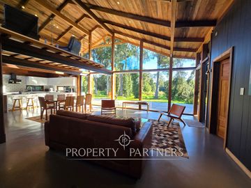 Espectacular casa con vista privilegiada a la laguna en «Reserva de Frutillar»