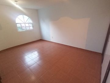HERMOSA CASA CON EL MEJOR JARDIN EN OJO DE AGUA