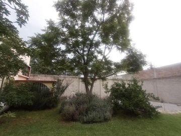 HERMOSA CASA CON EL MEJOR JARDIN EN OJO DE AGUA
