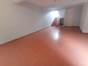 HERMOSA CASA CON EL MEJOR JARDIN EN OJO DE AGUA