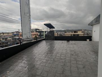 Suite en Venta Sin Amoblar Sector Rumipamba
