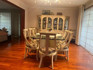 SE VENDE IMPECABLE CASA EN LA MOLINA PUERTA CALLE