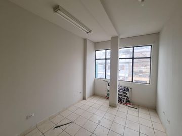 SE VENDE INMUEBLES CON LOCAL COMERCIAL Y MINI DEPAS PARA RENTAR