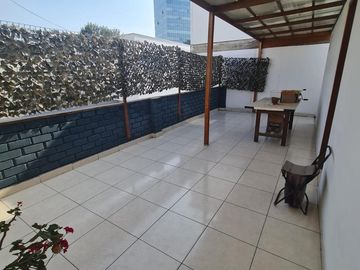 Se vende casa en quinta en Zona financiera de San Isidro