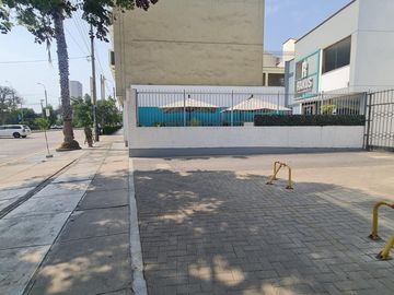 Se vende casa en quinta en Zona financiera de San Isidro