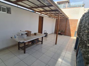 Se vende casa en quinta en Zona financiera de San Isidro