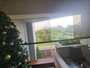 SE VENDE DEPARTAMENTO EN LA MEJOR ZONA DE CHACARILLA FRENTE A PARQUE
