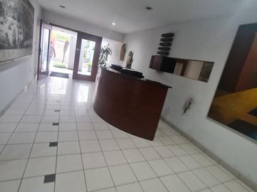 SE VENDE DEPARTAMENTO EN LA MEJOR ZONA DE CHACARILLA FRENTE A PARQUE