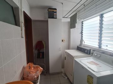 SE VENDE DEPARTAMENTO EN LA MEJOR ZONA DE CHACARILLA FRENTE A PARQUE