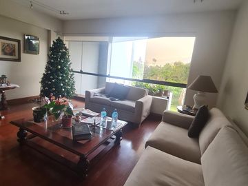 SE VENDE DEPARTAMENTO EN LA MEJOR ZONA DE CHACARILLA FRENTE A PARQUE