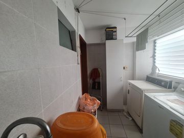 SE VENDE DEPARTAMENTO EN LA MEJOR ZONA DE CHACARILLA FRENTE A PARQUE