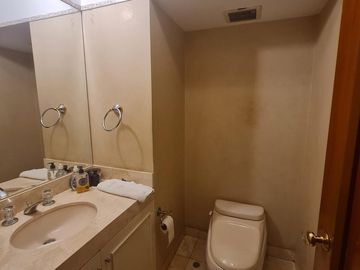 SE VENDE DEPARTAMENTO EN LA MEJOR ZONA DE CHACARILLA FRENTE A PARQUE