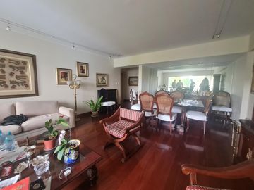 SE VENDE DEPARTAMENTO EN LA MEJOR ZONA DE CHACARILLA FRENTE A PARQUE