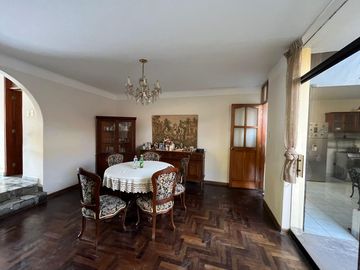 SE VENDE CASA PUERTA CALLE EN LA MOLINA VIEJA