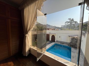 SE VENDE CASA PUERTA CALLE EN LA MOLINA VIEJA
